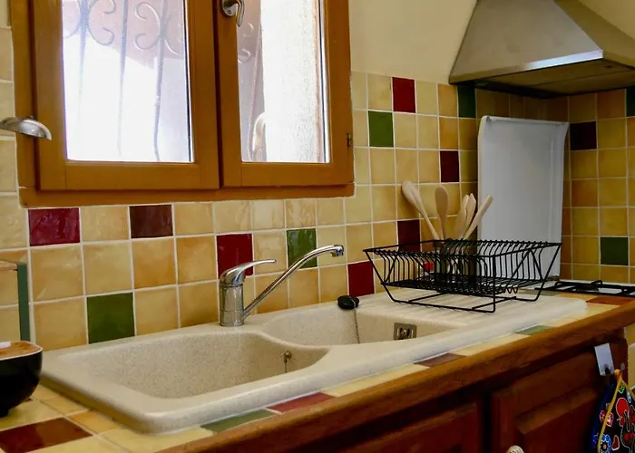 Bas De Vue Mer&piscine * Coti-Chiavari (Corsica)