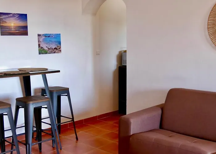 Bas De Vue & Piscine דירה