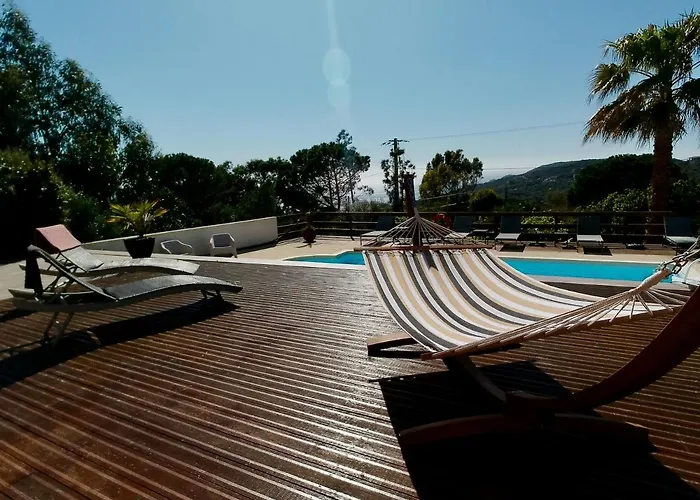 Bas De Vue Mer&piscine Appartement Coti-Chiavari (Corsica)