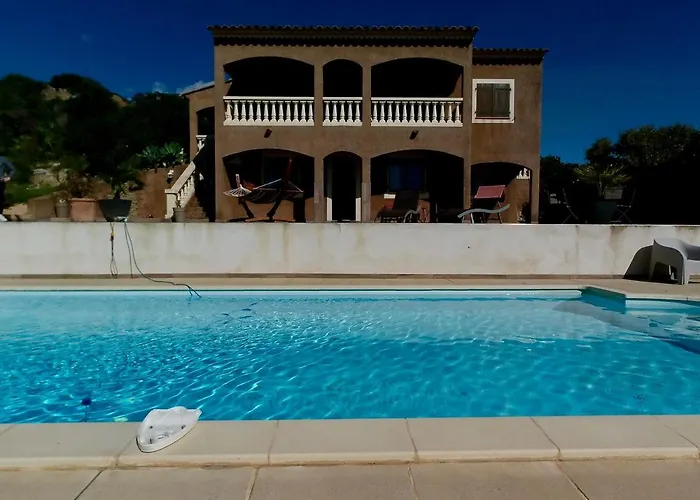 Bas De Vue & Piscine דירה *